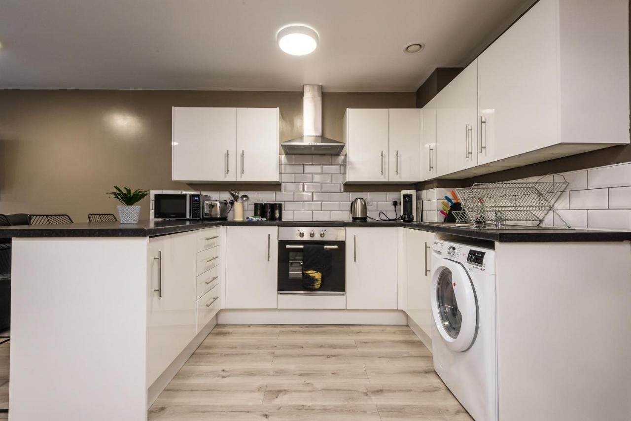 Host Apartments - Spacious 3 Bed Apartment With 3 Ensuites Ліверпуль Екстер'єр фото